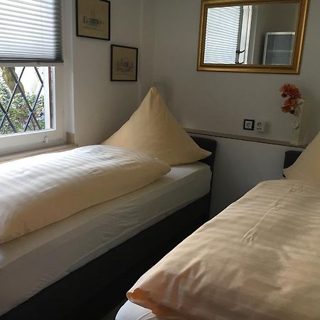 Messe Ferienwohnung Duesseldorf Oberkassel Экстерьер фото