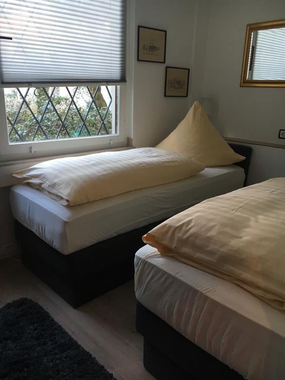 Messe Ferienwohnung Duesseldorf Oberkassel Экстерьер фото