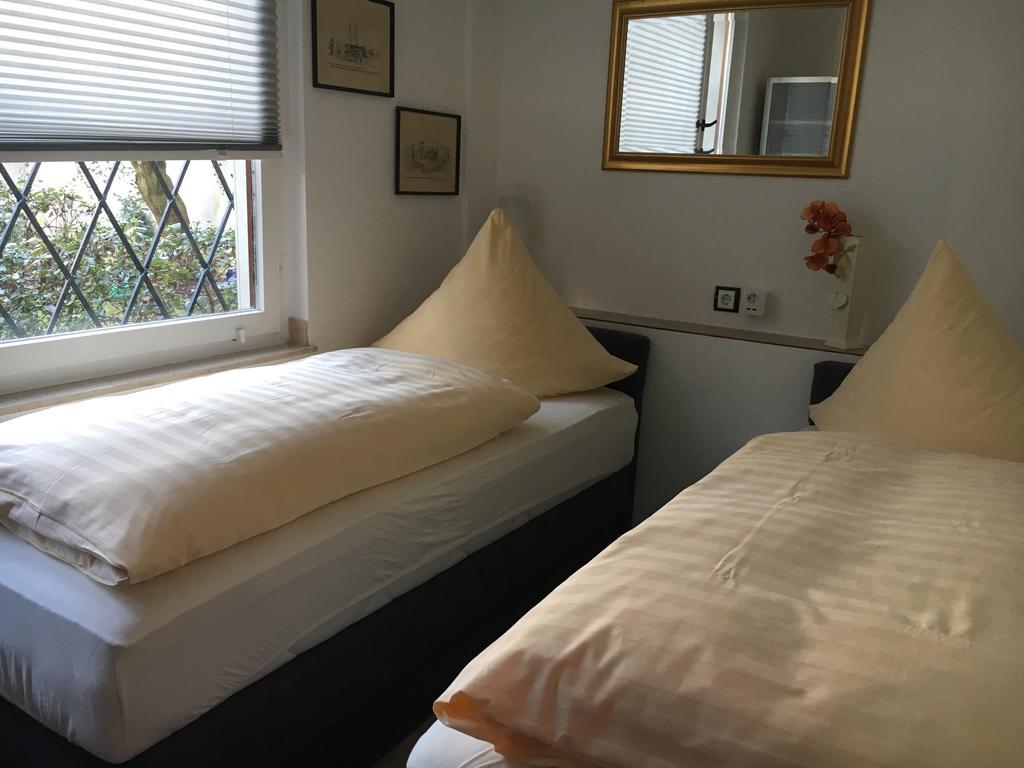 Messe Ferienwohnung Duesseldorf Oberkassel Экстерьер фото